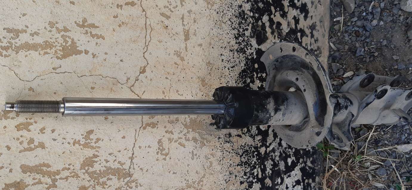 Aumortisseur coté droite grand i10