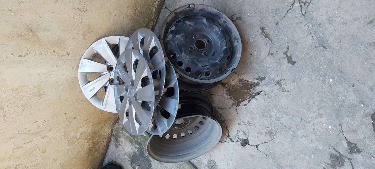 JANTES EN ACIER+ENGOLIVEURS D'ORIGINE