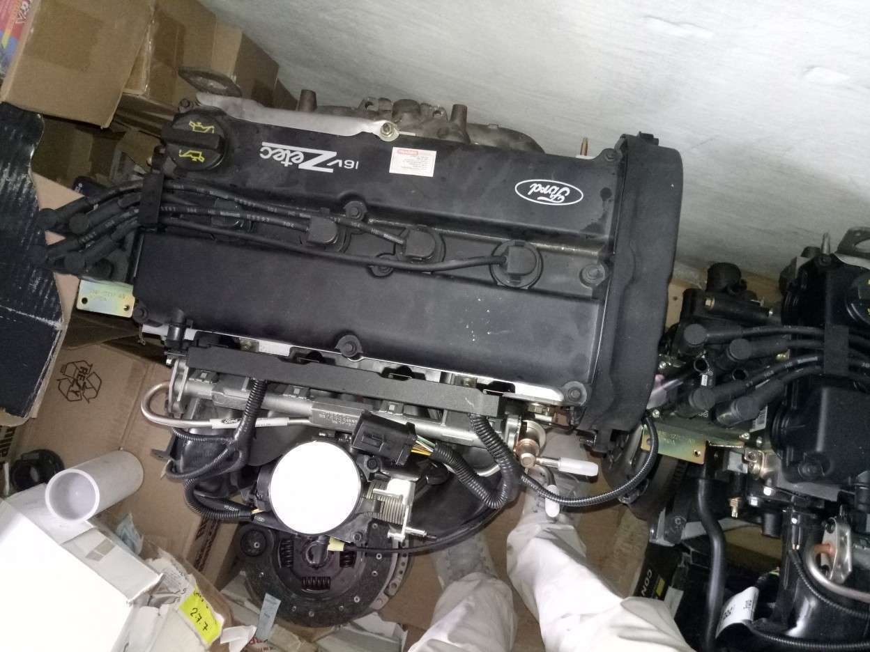 Moteur  ford 1.8 essence