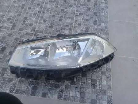 Phare gauche megane etat presque neuf