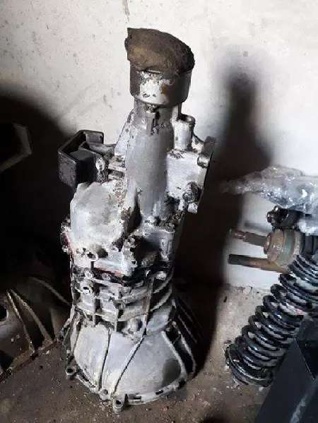 قطع غيار مستعمل قطع غيار مستعمل