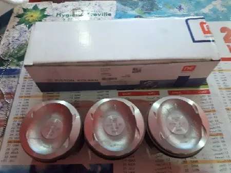 Pistons et segments marque NE 0.50