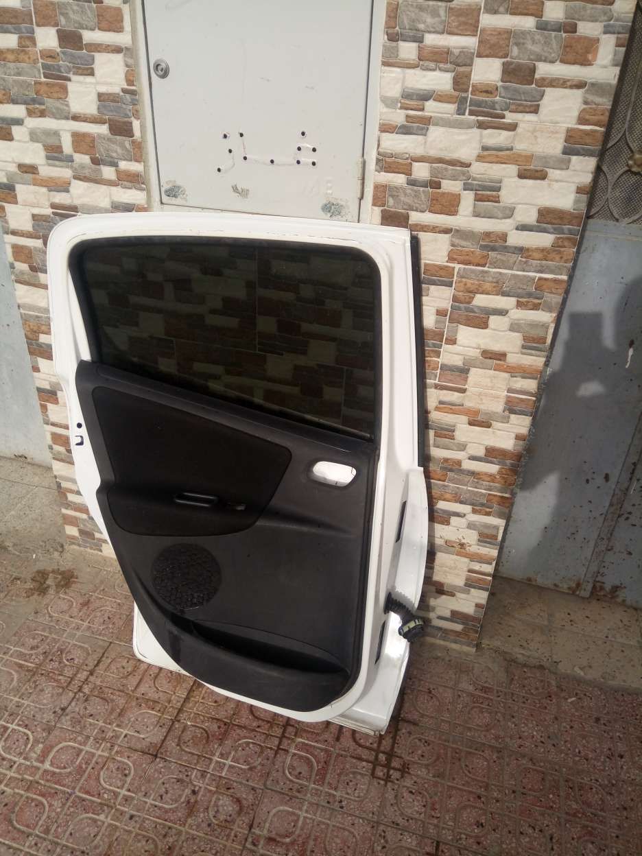 Porte arrière gauche Peugeot 207