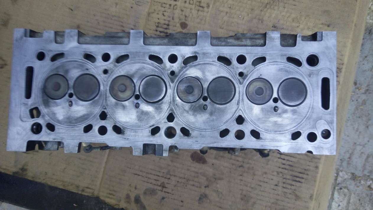 Culasse 406 HDi 2.0 et Culasse 406 la 8 turbo